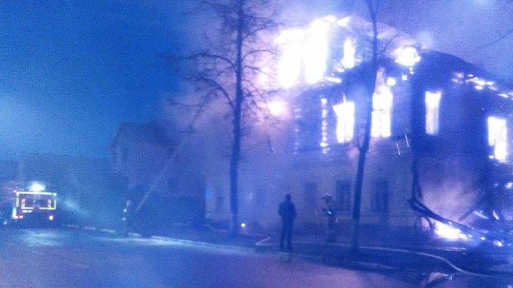 В Троицко-Печорском районе из горящего дома спасли 71-летнюю женщину