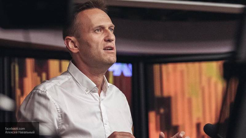 Инсайдер рассказал о роскошном отдыхе Навального, просящего милостыню у подписчиков