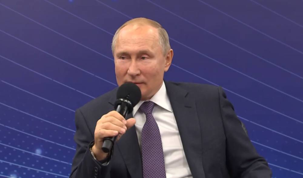 Путин пообещал включить закупку медоборудования в контракт жизненного цикла