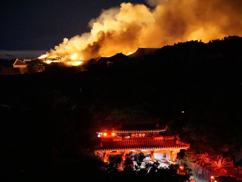 Япония намерена восстановить сгоревший замок Сюри из списка ЮНЕСКО