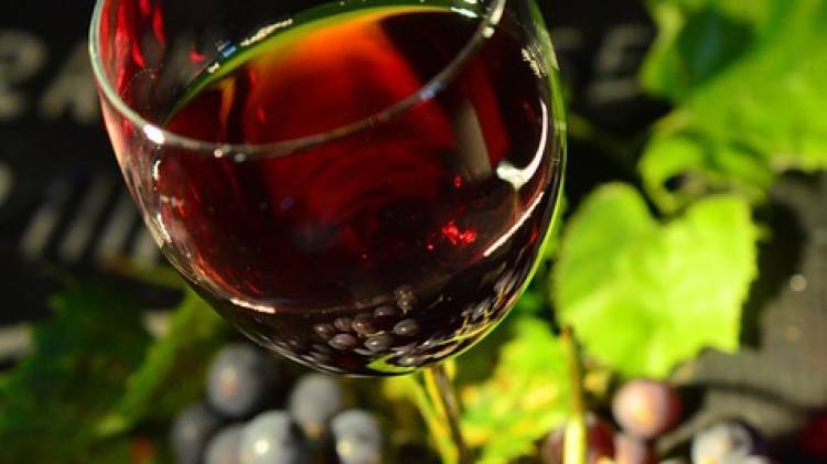 Ученые обозначили влияние красного вина на здоровье