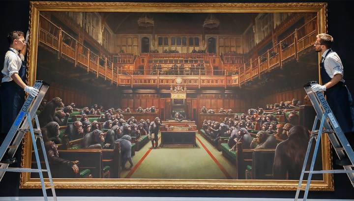 Картина Бэнкси, осуждающая парламент Британии, продана за рекордные 12 миллионов долларов