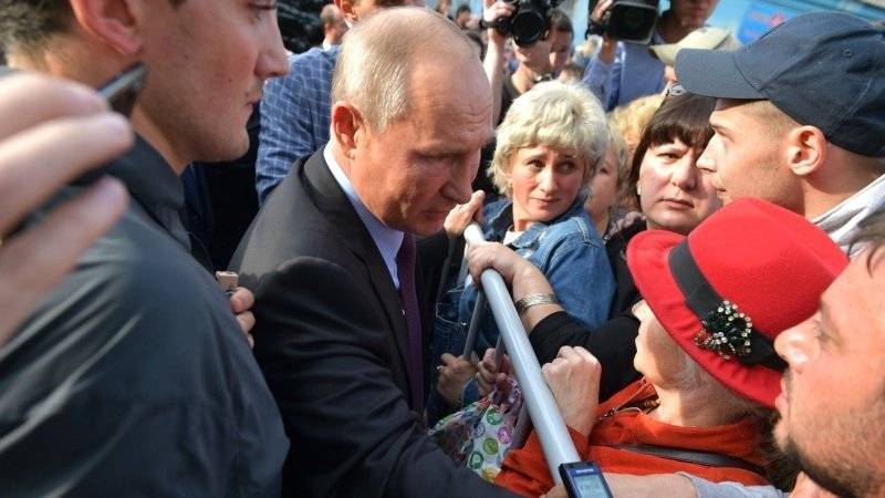 Путин поручил ввести ответственность для чиновников за непредоставление информации по ЧС