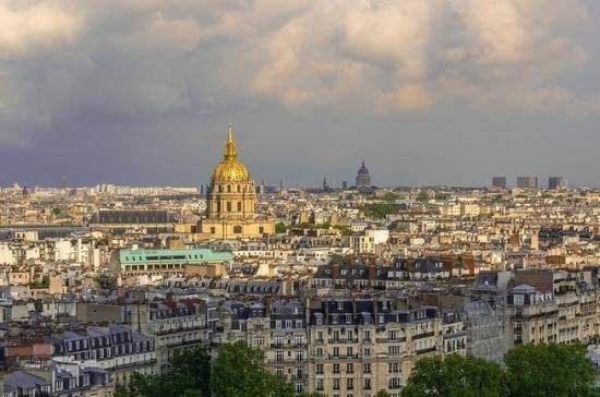 В здании префектуры в Париже ранили пятерых человек