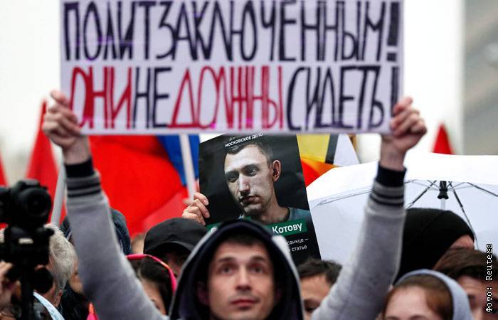 Толстой заявил в ПАСЕ об отсутствии в РФ репрессий против протестующих