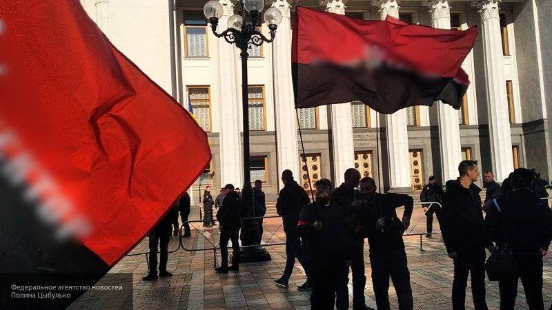 Участники киевского майдана направились к офису Зеленского