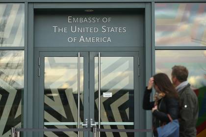 США опять оставили российских дипломатов без виз