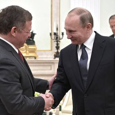 Владимир Путин в эти минуты встречается с королем Иордании Абдаллой