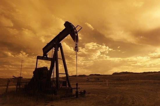 Минфин оценил урон от падения цены на нефть до 10 долларов