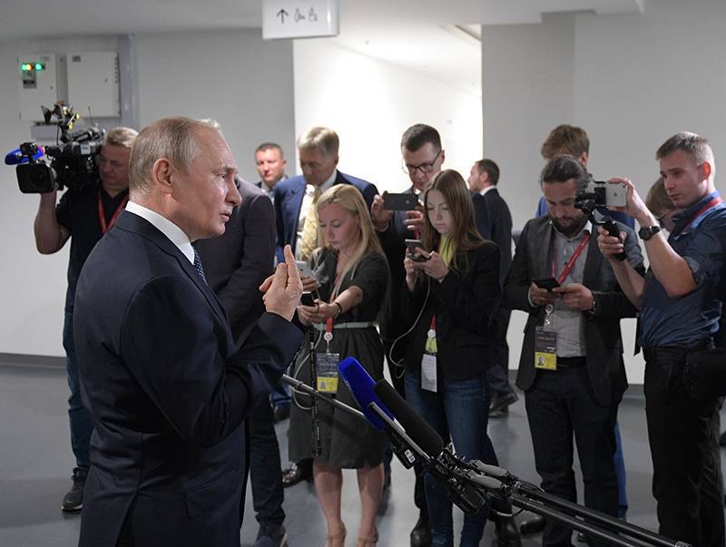 Журналисты ответили на слова Путина о критике Украины
