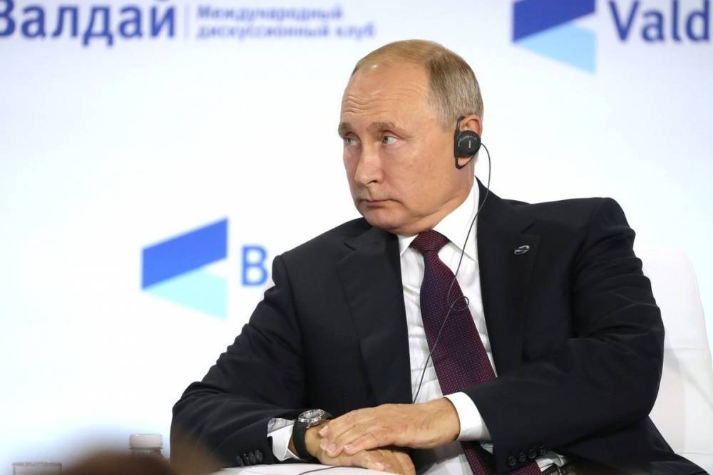 Путин назвал верхом цинизма утверждение о развязывании Сталиным войны