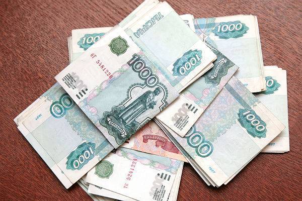 Россияне рассказали, какая зарплата сделает их счастливыми