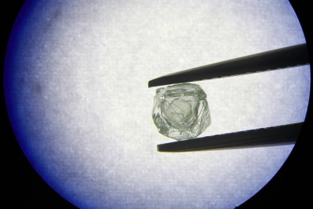 В Якутии нашли уникальный алмаз-«матрешку»