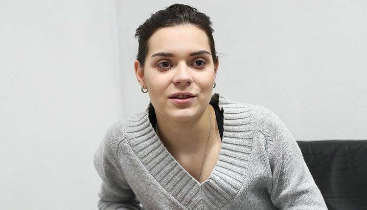 Отец Сотниковой назвал «уткой» информацию об обмане дочери гадалкой на 2 млн