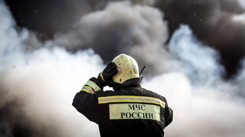 Что стало причиной крупного пожара в Петербурге?