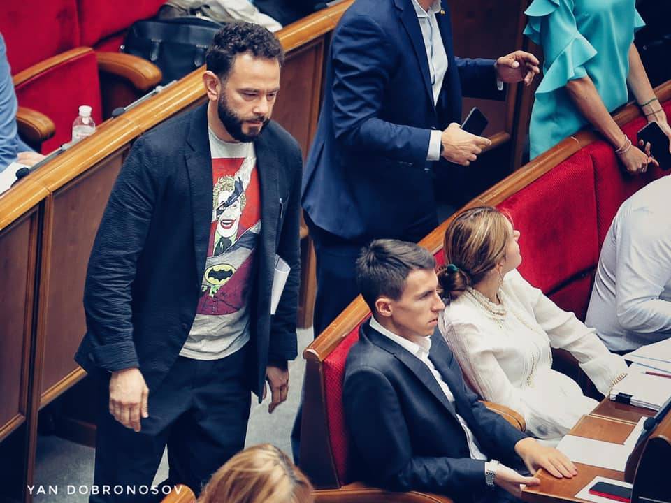 «Слуга МВФ»: украинский депутат возмутился отказом Рады расследовать махинации НБУ при Порошенко