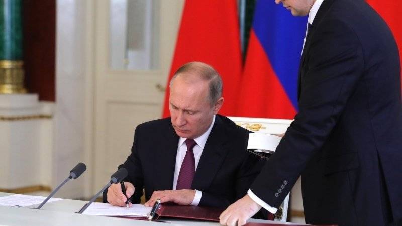 Путин подписал новый порядок надзора за осужденными к принудительным работам