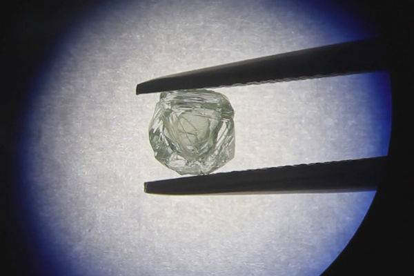 «АЛРОСА» нашла в Якутии первый в мире алмаз-матрешку