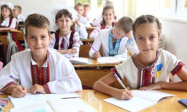 На Украине русскоязычные школы в следующем году переведут на украинский