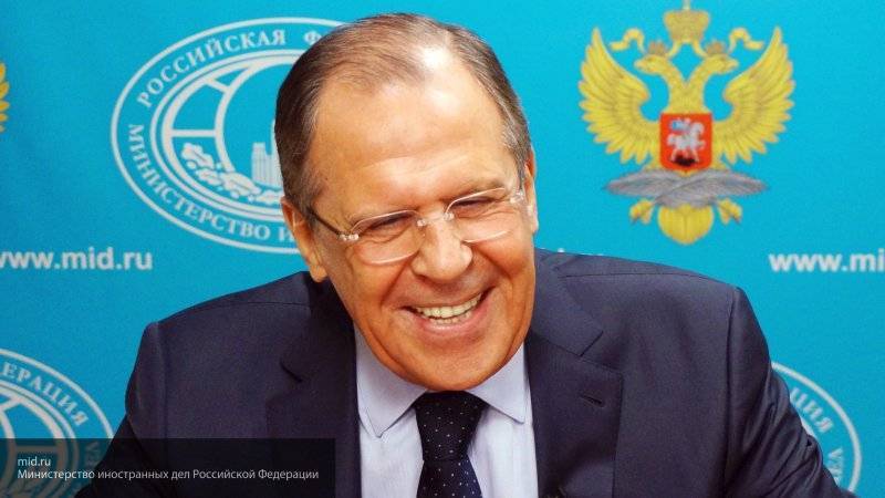 Патриот Лавров защищает интересы России с улыбкой на лице