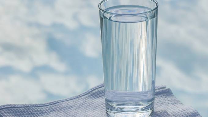 Роспотребнадзор: питьевая вода в Петербурге соответствует нормативам