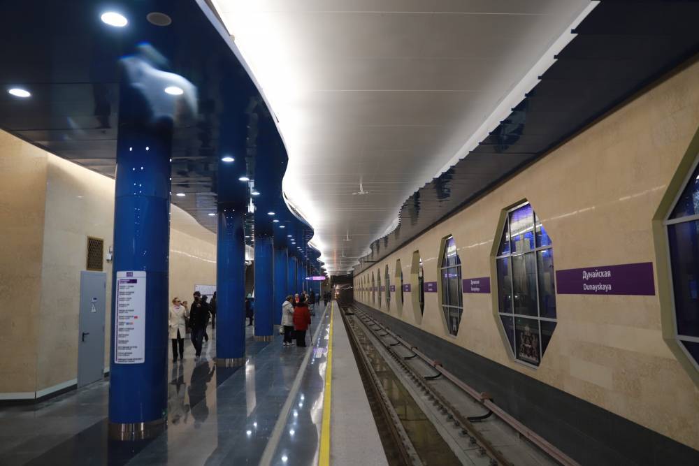 Власти Петербурга обвинили клининговую компанию в протечке на новой станции метро