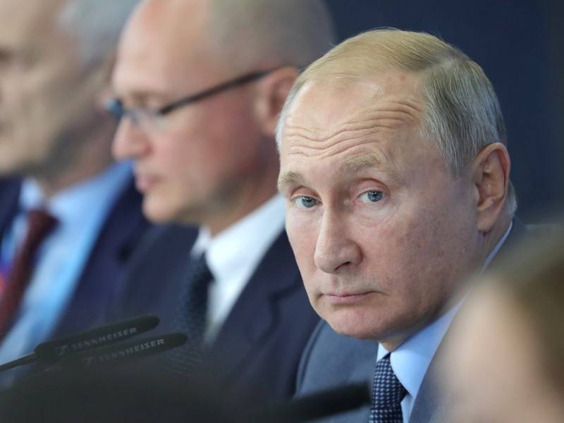 Путин пошутил о журналистах, которых интересует только негатив