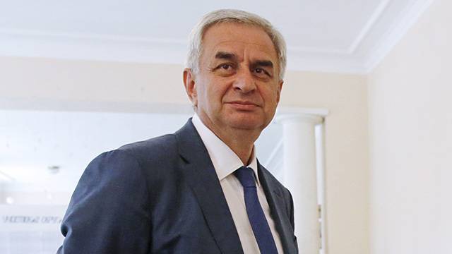 Оппозиция Абхазии потребовала отменить инаугурацию президента