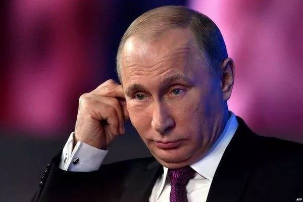 Путин дал комментарий по необходимости ухода России от доллара