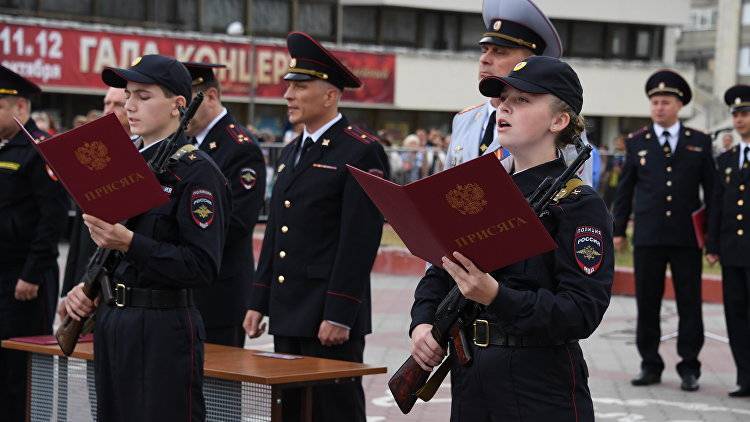 Фотофакт: курсанты МВД в Крыму присягнули на верность России