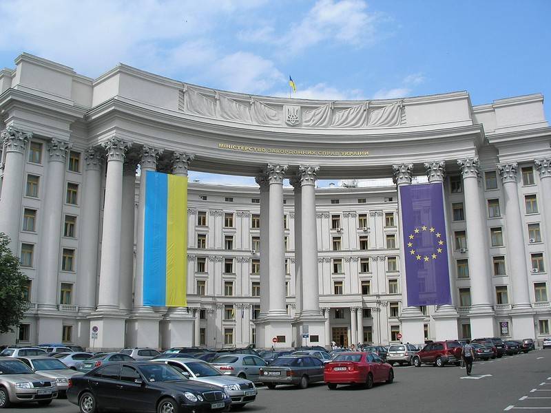 В МИД Украины заявили о возможном восстановлении ж/д сообщения с Донбассом