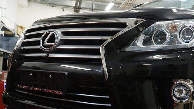 Lexus за 7 млн рублей угнали в Петербурге