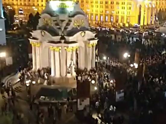 Украинские радикалы решили сбросить Зеленского: митинги по всей стране