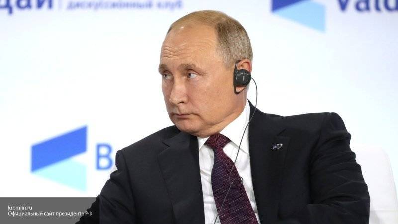 Путин прокомментировал заявление о создании медицинской госкорпорации