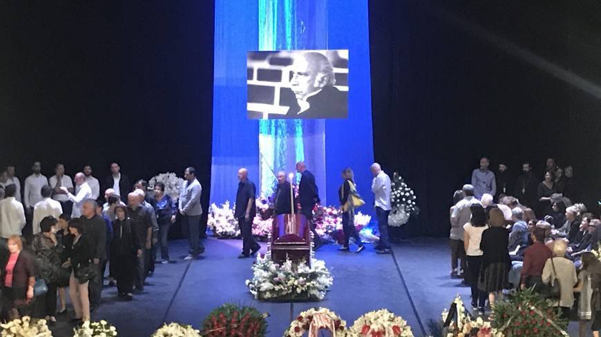 В Тбилиси проститься с Гией Канчели пришли тысячи его поклонников