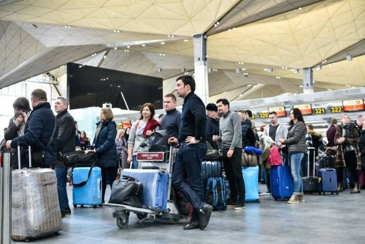Туристка из Британии впала в кому в аэропорту Турции