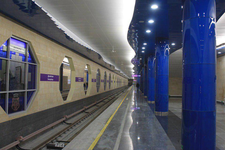 Города Сербии появились на панно в метро Санкт-Петербурга