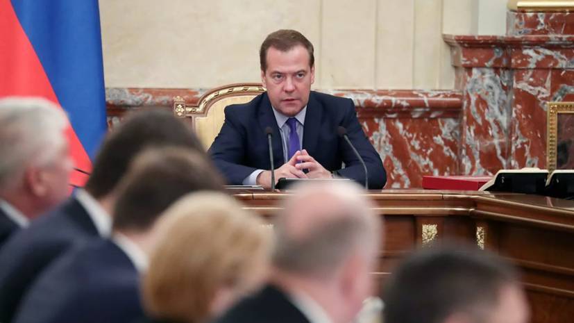 Медведев заявил, что США «суют нос» в дела стран Латинской Америки