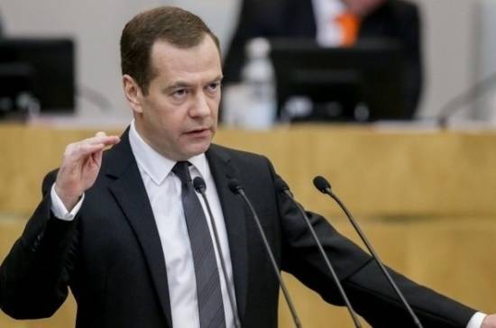 Медведев указал на попытки ряда стран навязать миру свои правила