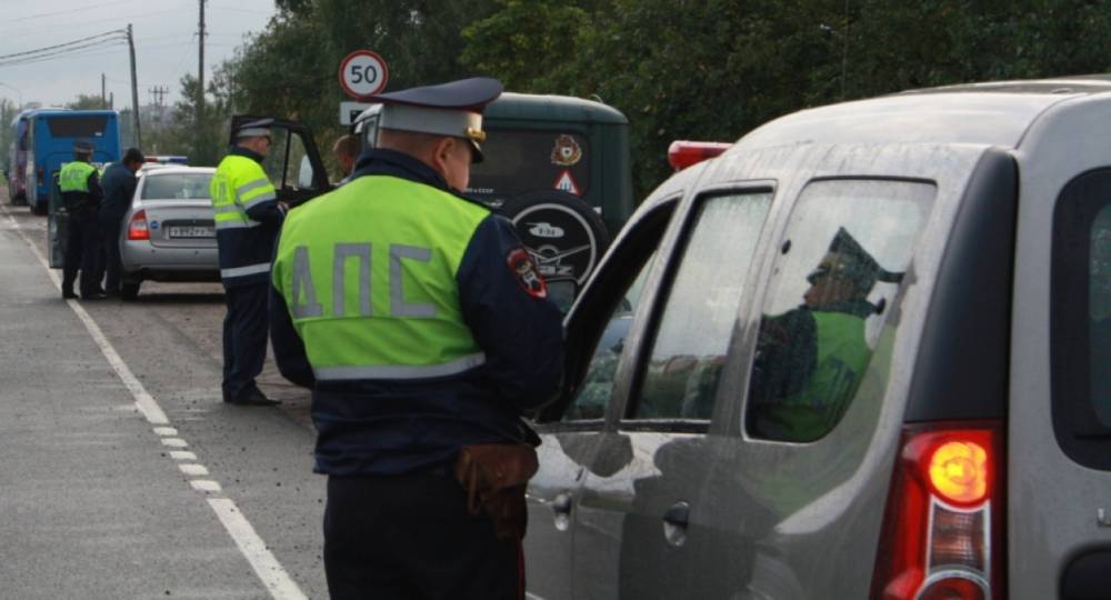 Житель Окуловки перевозил в машине 10 грамм наркотиков