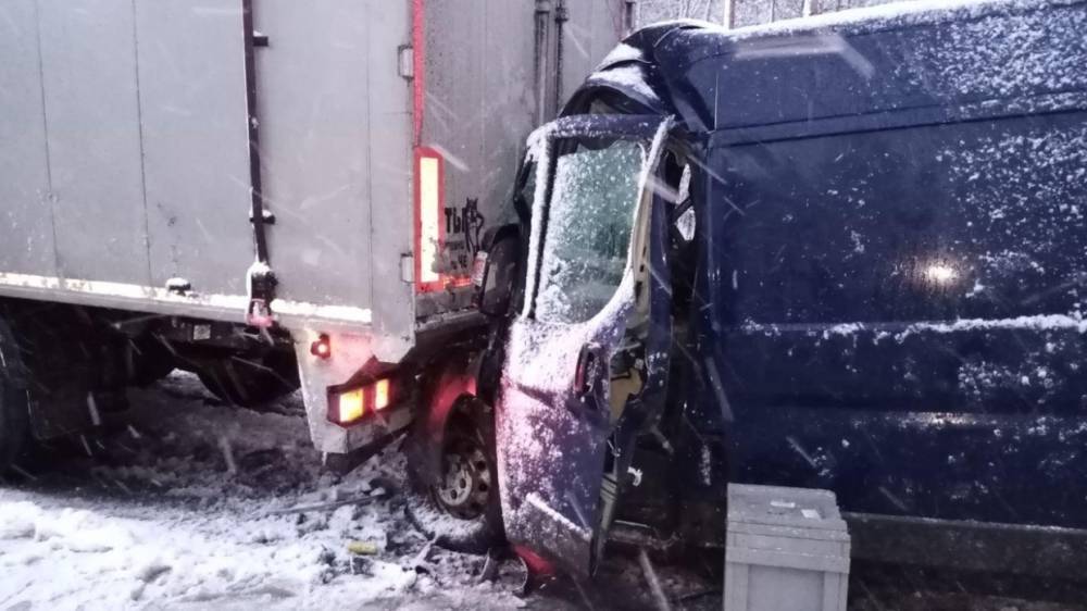 Из-за сильного снегопада на дорогах Медвежьегорского района произошло два ДТП