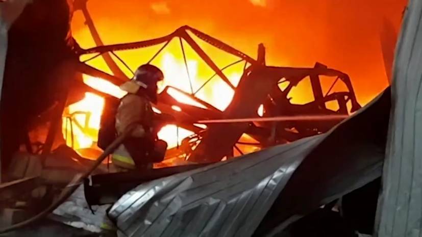 Пожар на складе в Санкт-Петербурге — видео