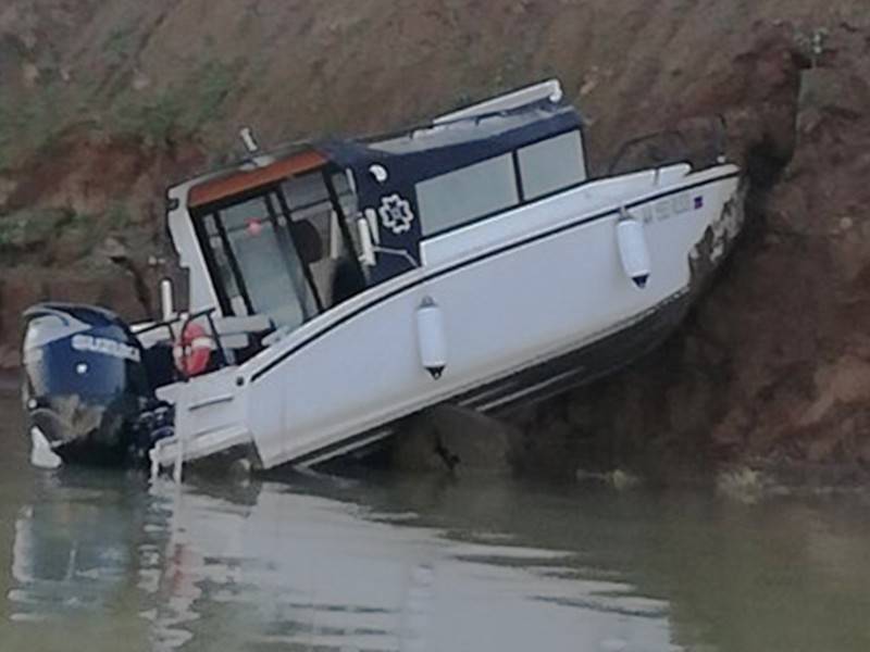 Пассажирский катер врезался в берег в Иркутской области - news.ru - Россия