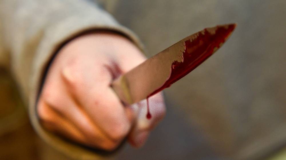 В Подмосковье после конфликта мужчина получил удар ножом и отправился в больницу