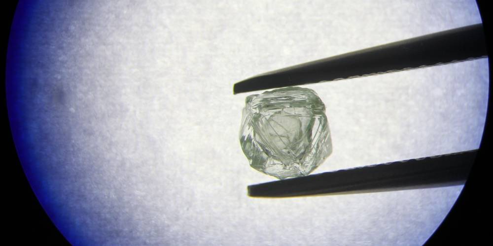 В Якутии нашли уникальный алмаз-матрешку возрастом более 800 млн лет