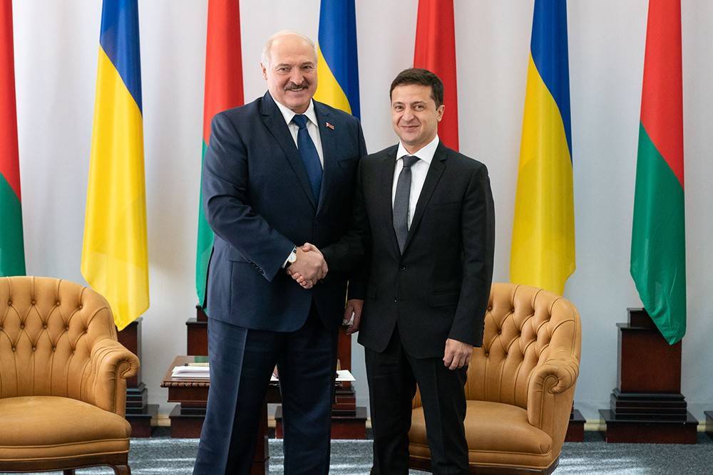 Зеленский на встрече с Лукашенко на русском нахваливал украинский язык
