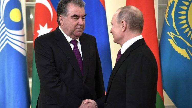 Путин поздравил лидера Таджикистана с днем рождения
