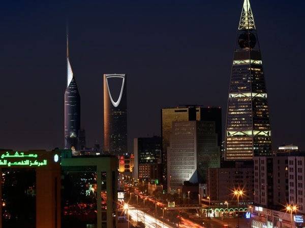Саудовская Аравия разрешила неженатым парам туристов снимать один гостиничный номер на двоих