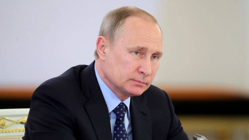 Путин понаблюдал за разгрузкой угля в порту Тамани