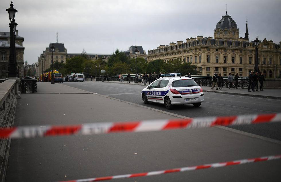 Резня в штаб-квартире полиции в Париже: убиты 4 сотрудника